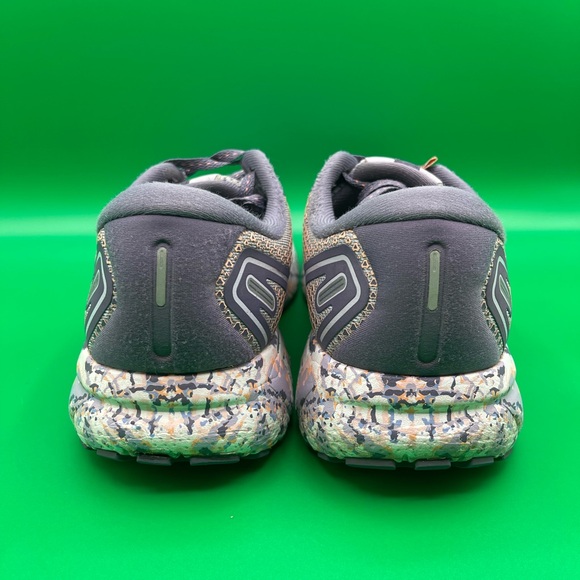 Brooks women’s Gray and Blue Athletic Shoes - Picture 3 of 9